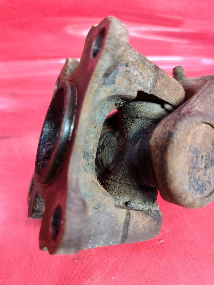 1992-2000 Toyota Auto Trans V6 4WD Propeller Driveshaft U-Joint Slip Yoke