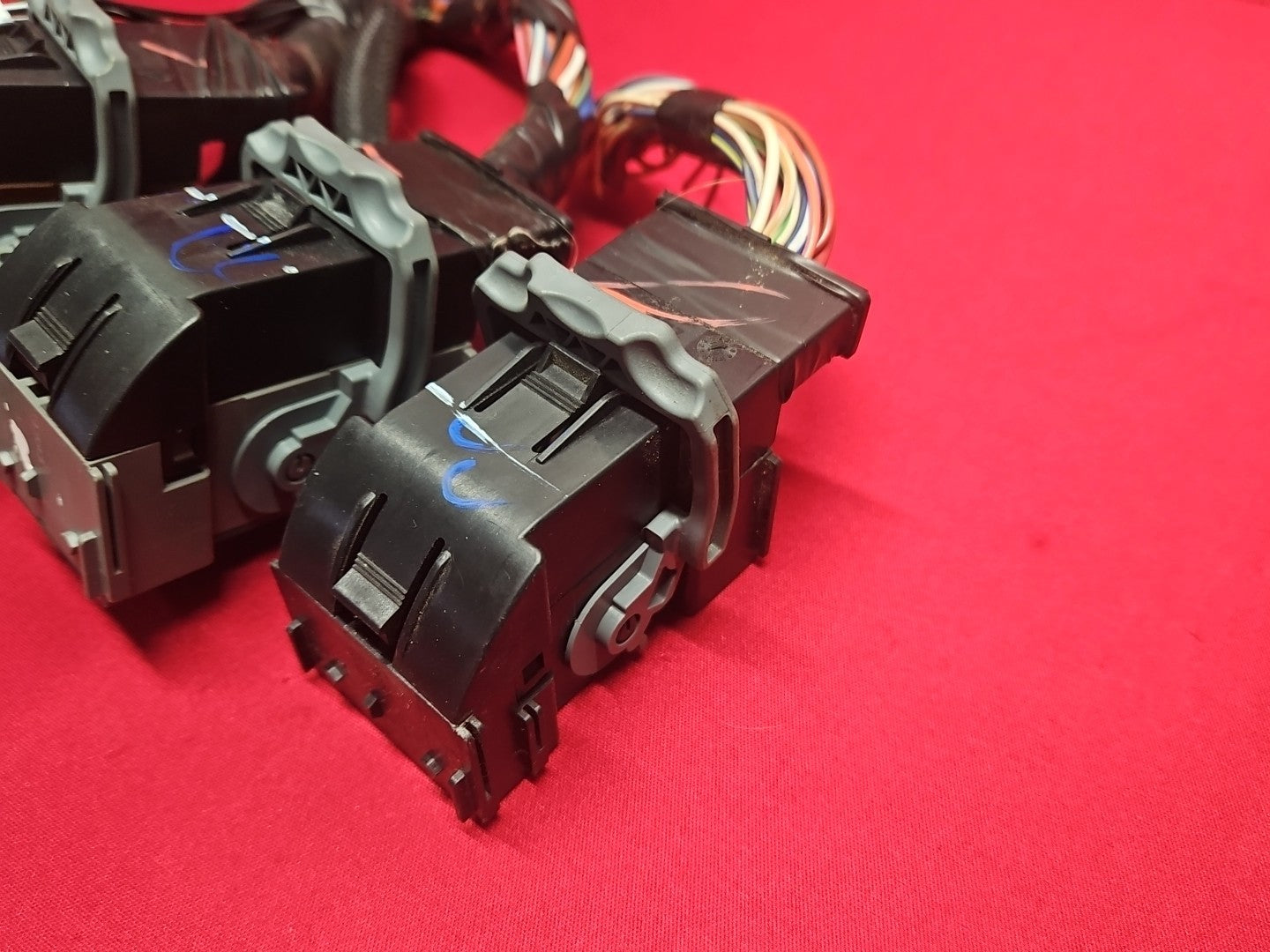 2004 Dodge Durango 5.7L V8 4WD A/T Interior Cabin Junction Fuse Box - PIGTAILS