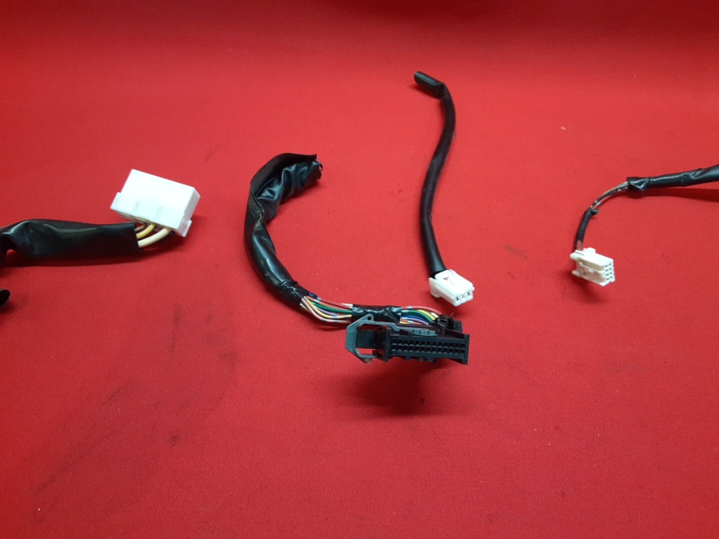 2005-2012 Nissan Xterra Center Radio Trim Climate Control PIGTAILS 68260-EA102