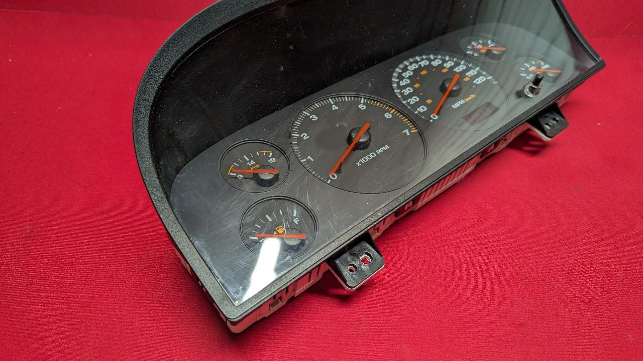 2000 Jeep Grand Cherokee 4.7L V8 4WD Instrument Cluster Speedometer MPH