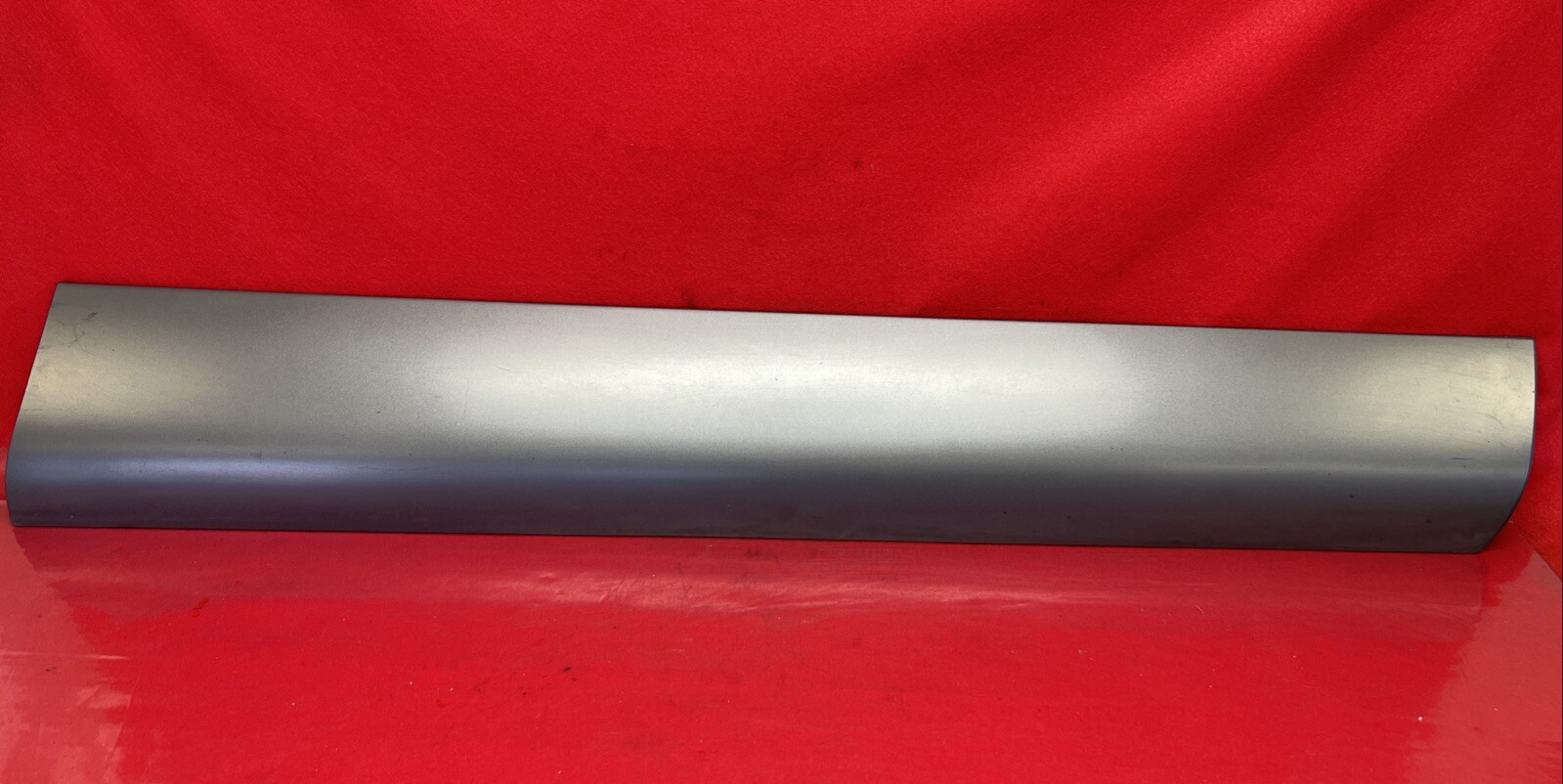 2007 2008 2009 Audi Q7 Right Passenger FRONT Door Lower Trim Molding GRAY