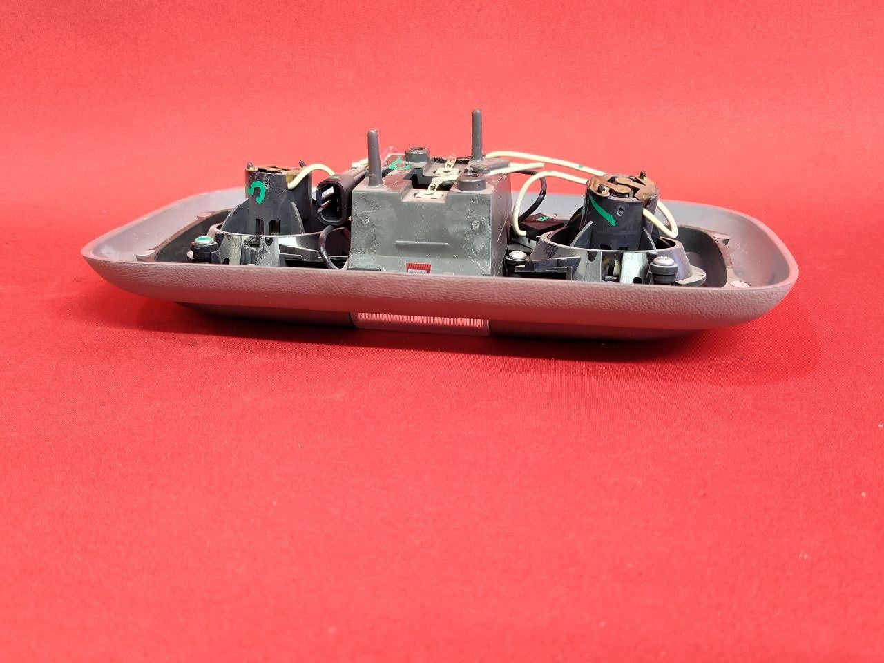 1995-1999 Chevy Tahoe Suburban GMC Yukon Roof Reading Lamp Dome Light Grey