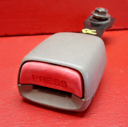 2000 - 2003 Nissan Sentra FRONT RIGHT PASSENGER SIDE Seat Belt Buckle End