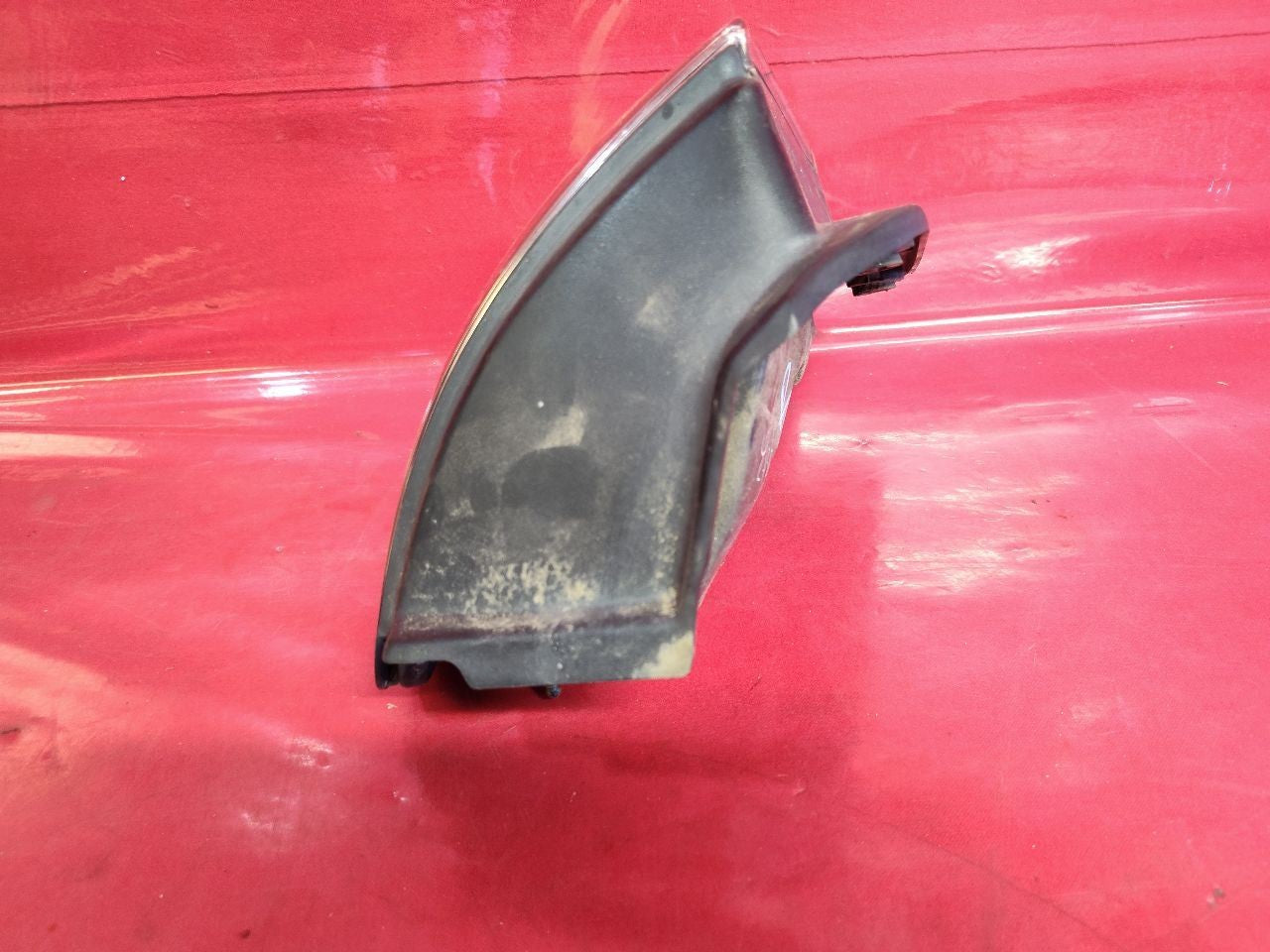 2000-2003 Lexus RX300 Right Passenger OUTER Quarter Mounted Tail Light Lamp