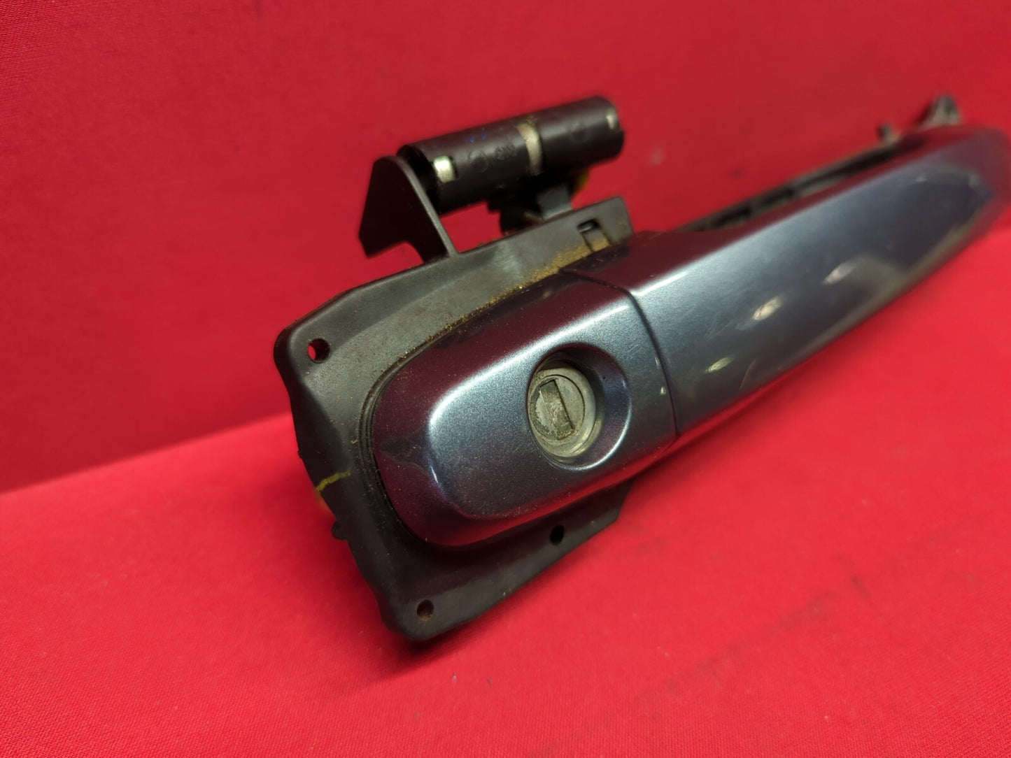 2001 - 2007 FRONT RIGHT Exterior Door Handle 8N6 Bluestone Metallic 69201-52010