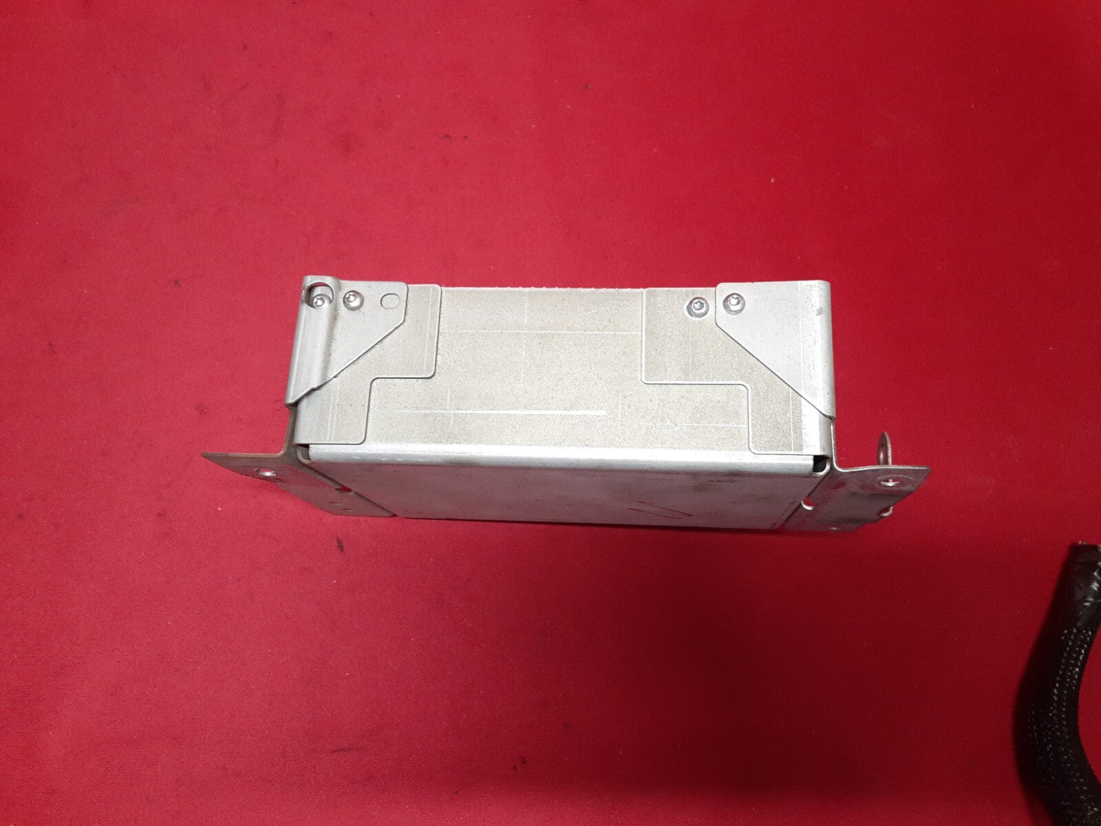 2013 - 2019 Lincoln MKT Power Inverter Module 150W 110V DC/AC   DE9Z-19G317-B