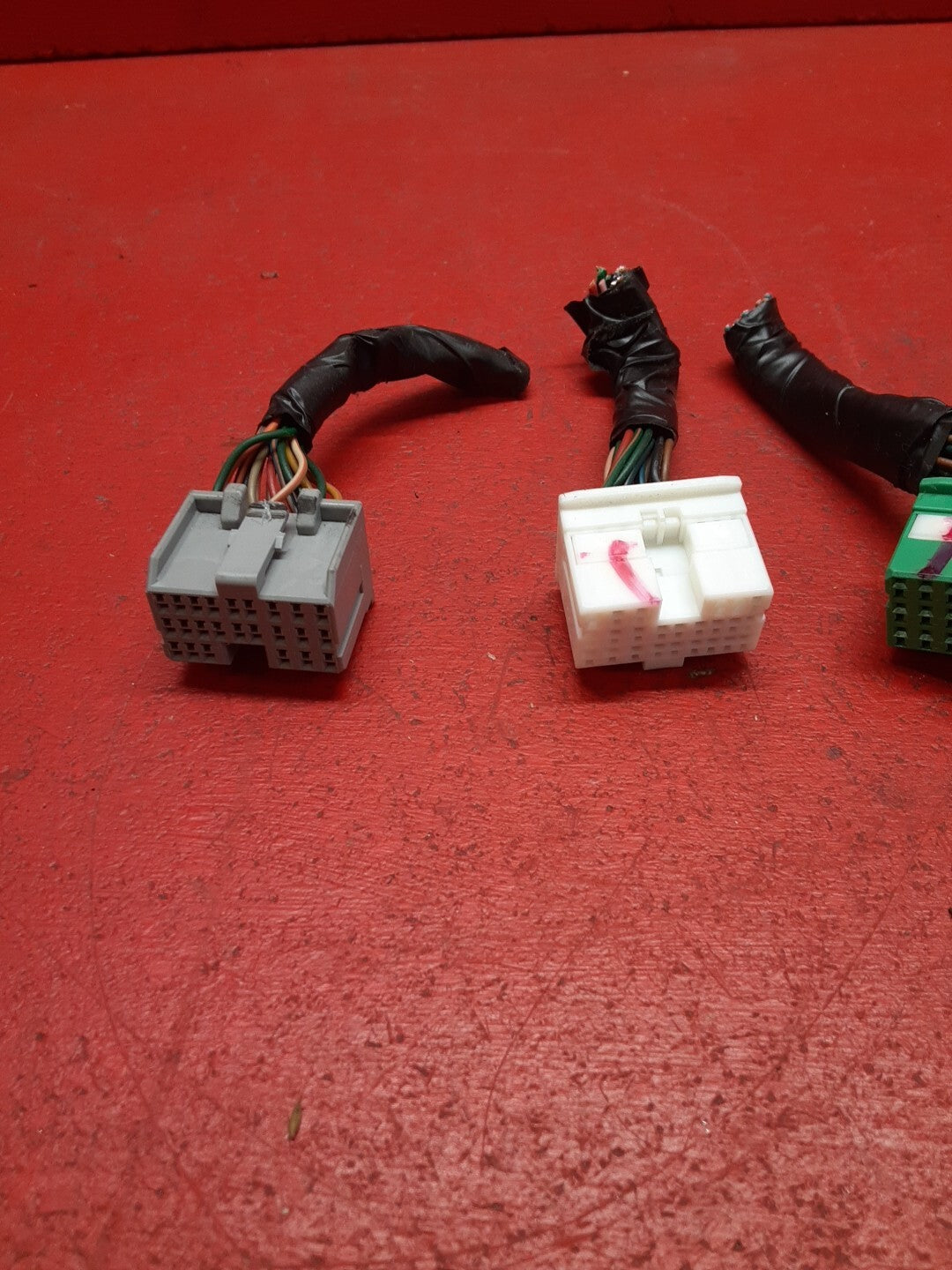 2012 2013 Kia Soul Body Control Module BCM Unit Pigtails 95400-2K160