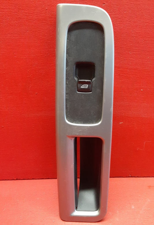 2004 - 2007 Volvo V50 S40 FRONT RIGHT PASSENGER Side Window Switch and Bezel