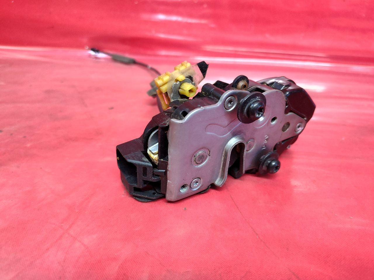 2007-2017 GMC Chevrolet Buick FRONT LEFT DRIVER Door Latch Lock Actuator