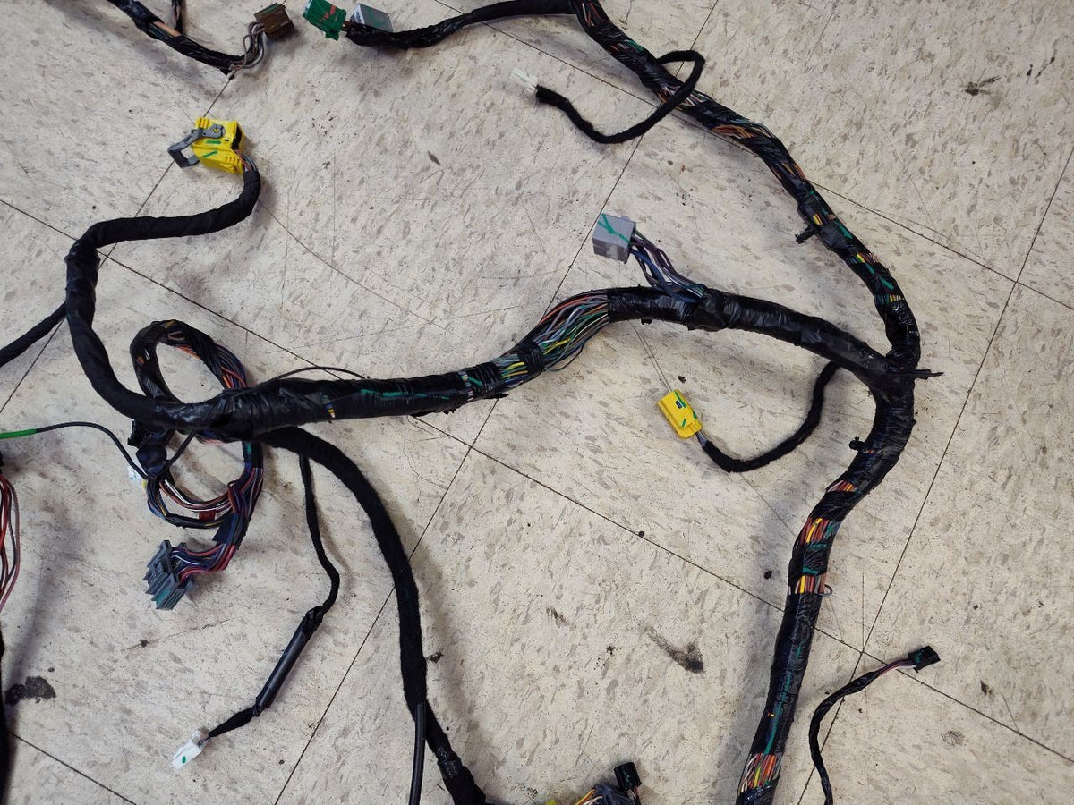 2015-2017 Chrysler Dodge Van Dash Wiring Harness w/ 3-Zone Climate + 6 Speaker