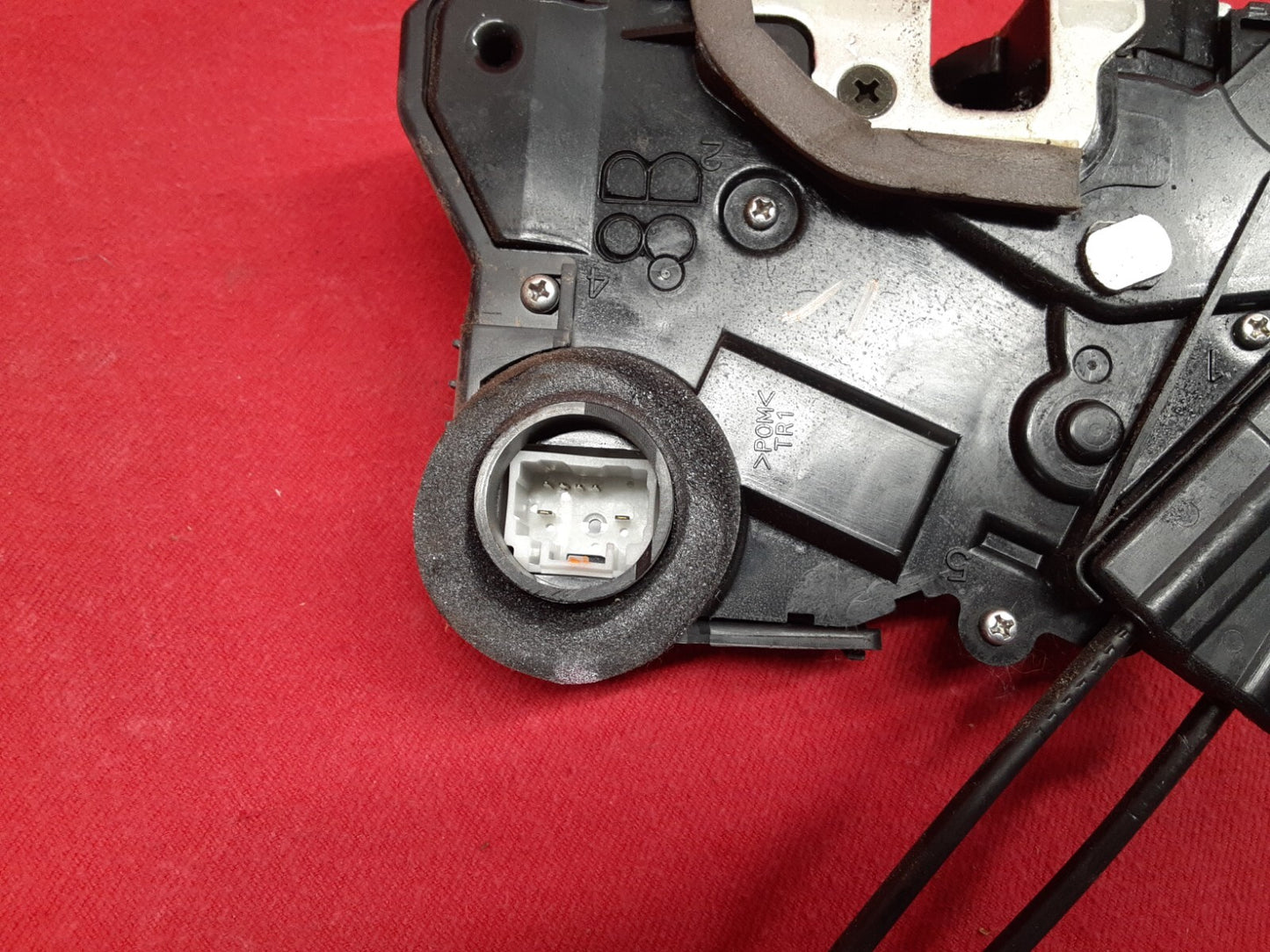 2004 - 2006 Toyota Prius FRONT RIGHT PASSENGER Door Latch Lock Actuator & Handle