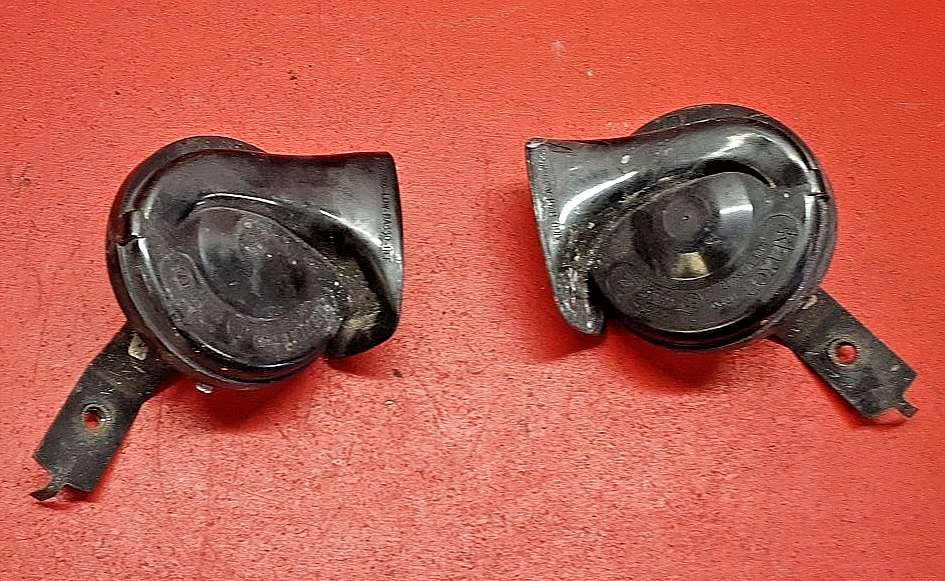 1995- 2003 Jaguar XK8 XJ Vanden Horn Set High Low Note OEM