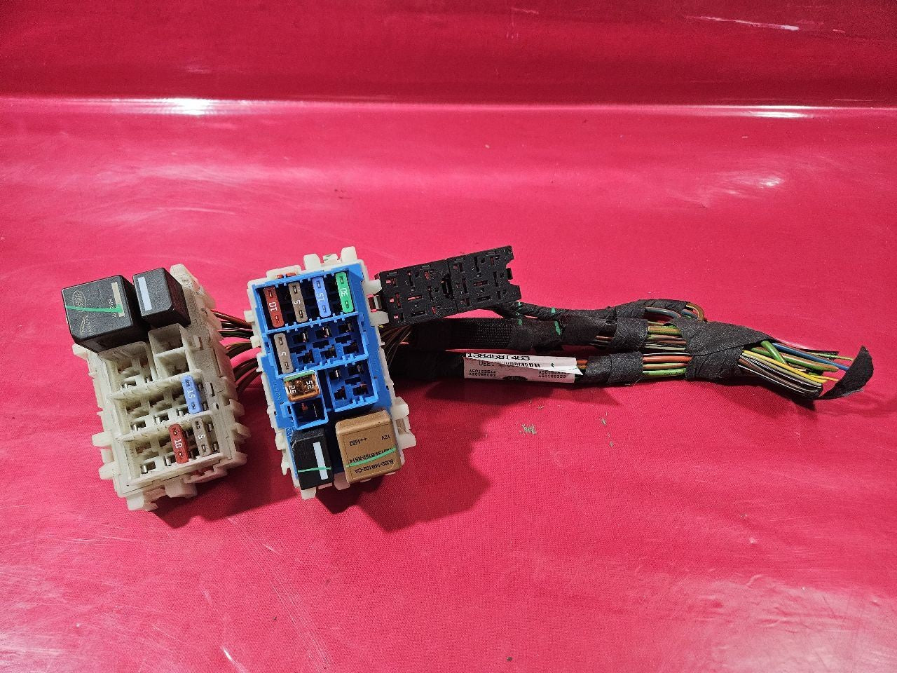 2017 Range Rover Evoque LEFT Rear Quarter Panel Main Body Harness Fuse Blocks