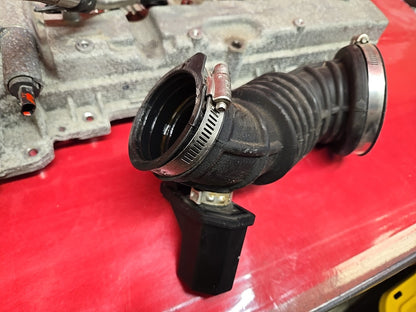 2013 - 2023 GMC Chevy Buick Cadillac L4 Camshaft Rocker Valve Cover 25201395