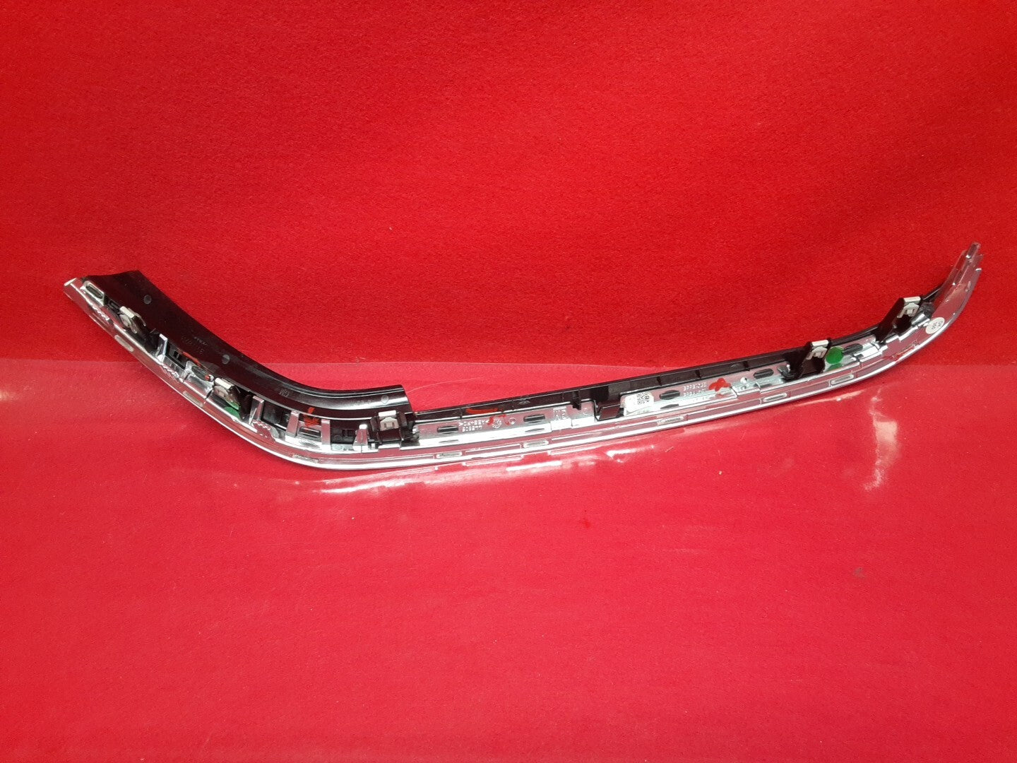 18-20 Buick Regal Sportback TourX Dash Radio Display Screen Trim Bezel Molding