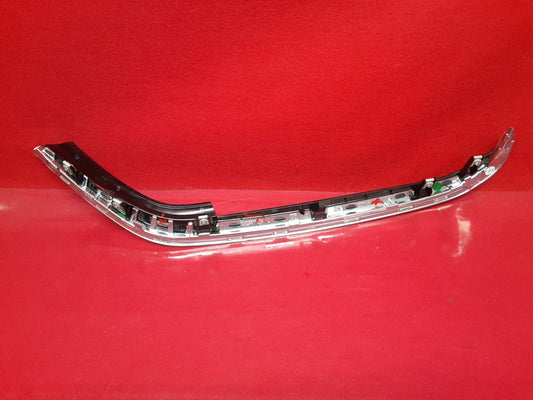 18-20 Buick Regal Sportback TourX Dash Radio Display Screen Trim Bezel Molding
