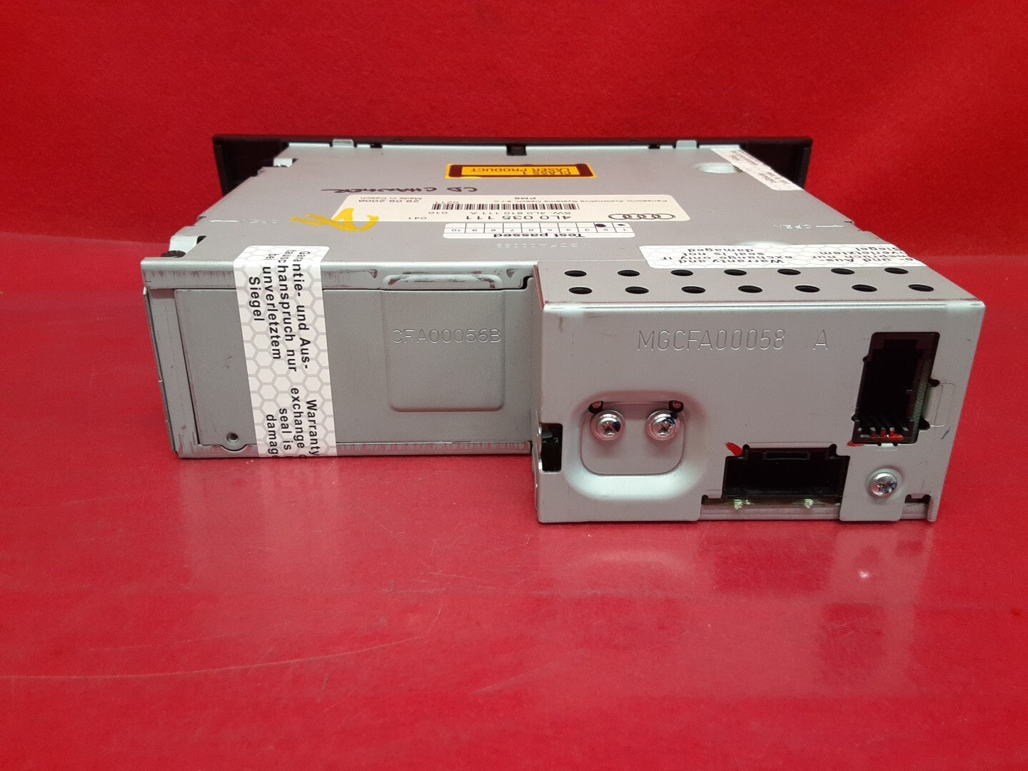 2007 -2008 Audi Q7 6Disc 6 Disc CD Changer 4L0-035-111 / 4L0-910-111-A