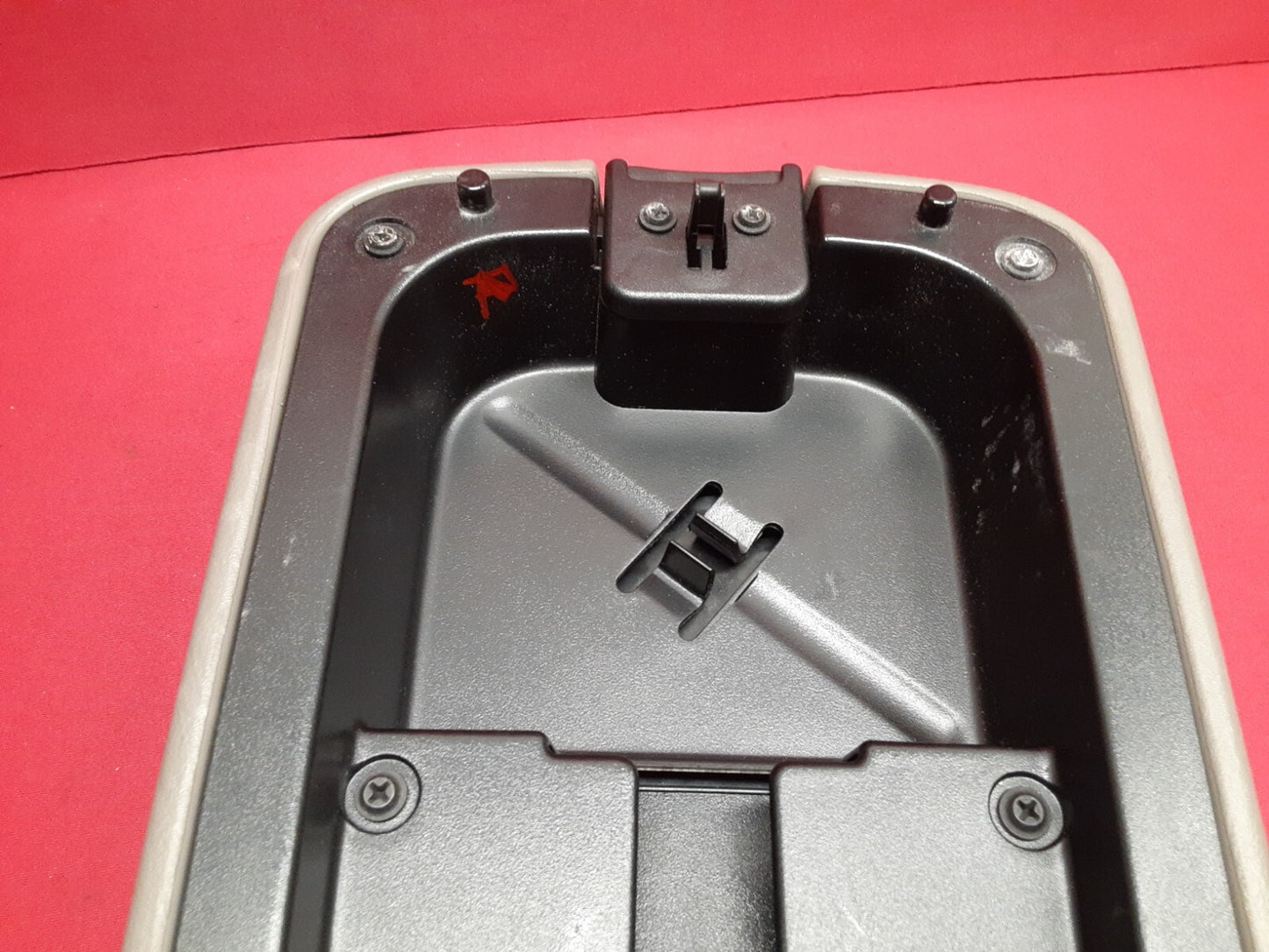 2001- 2004 Jeep Grand Cherokee Laredo Floor Console Lid Arm Rest 5FW581L5AD