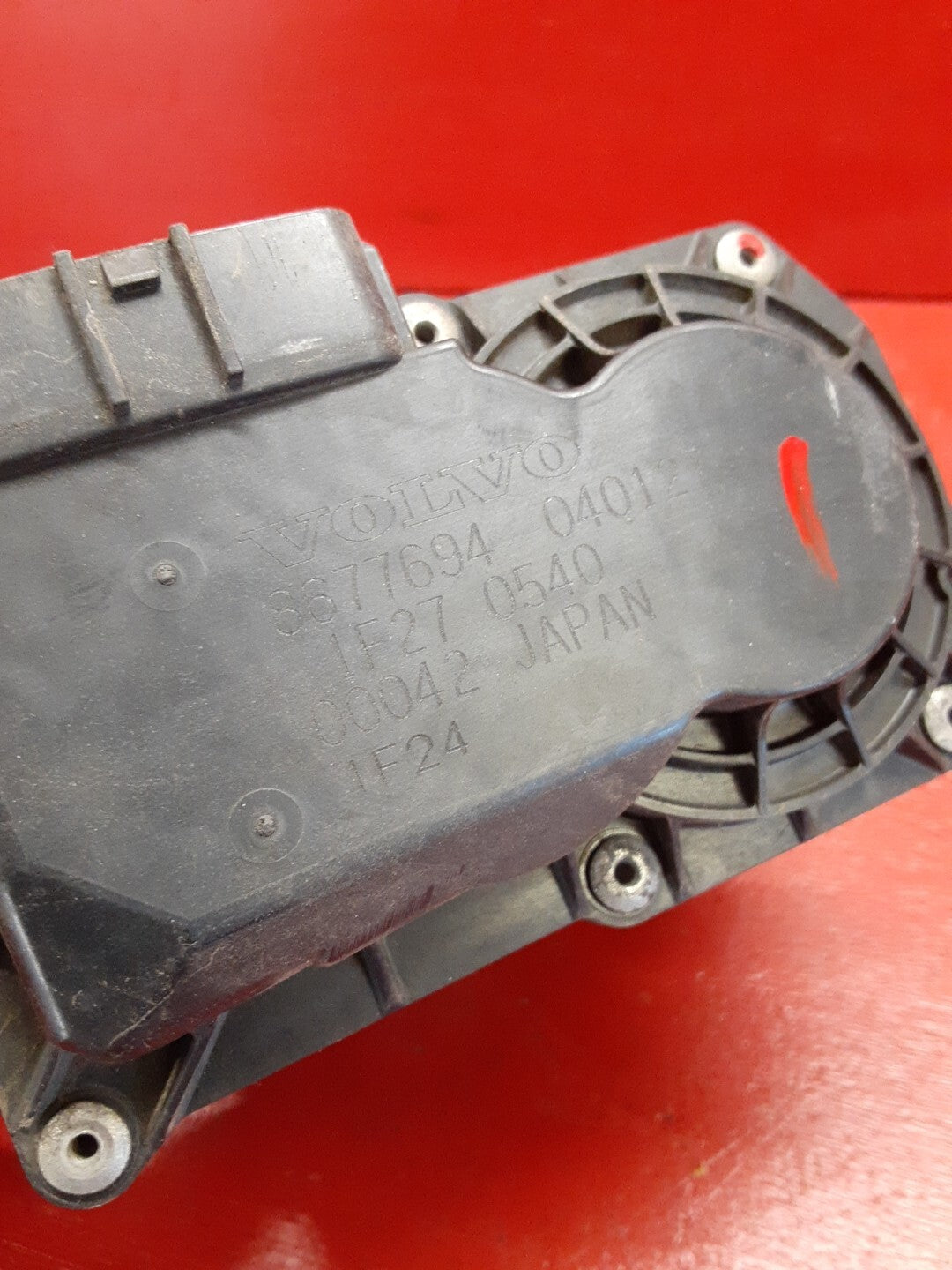 2004 - 2010 Volvo S40 Throttle Body Assembly 8677694 040127
