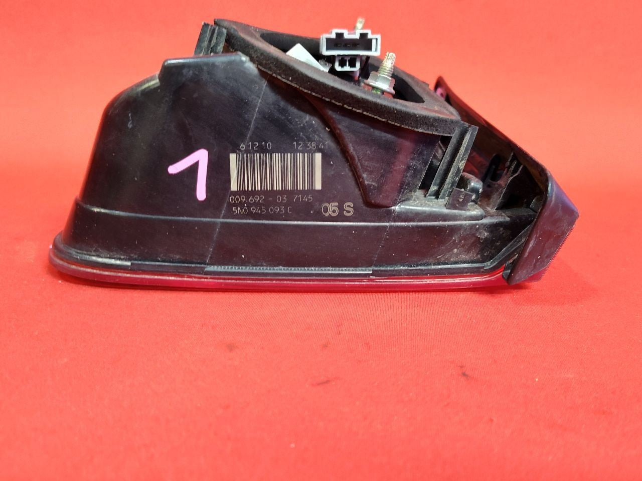2009-2011 VW Volkswagen Tiguan LEFT DRIVER Inner Hatch Mounted Tail Light Lamp