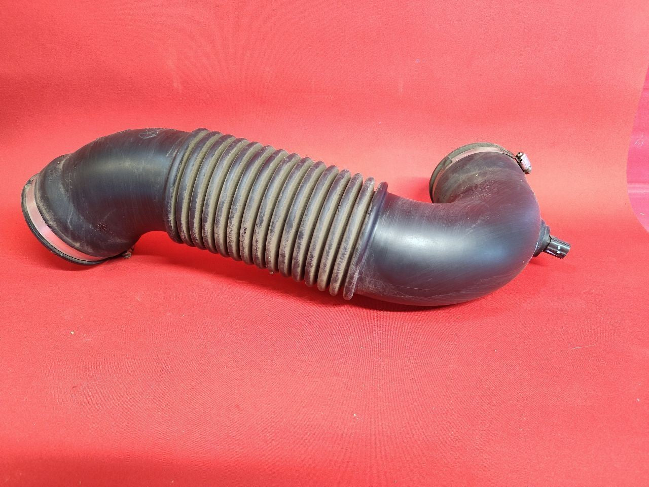 2013-2024 Dodge Ram Pickup 5.7L V8 Air Cleaner Box Intake Duct Tube 68090732AA 
