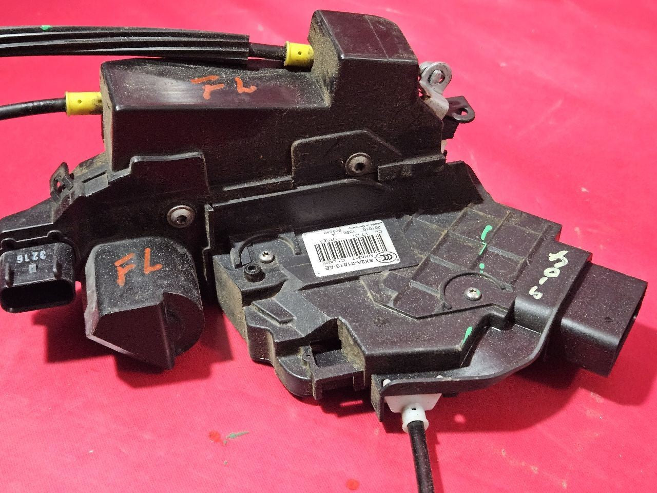 2010-2019 Land Rover FRONT LEFT DRIVER Door Latch Lock Actuator w/ Bracket