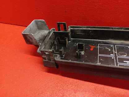 2004 - 2006 Dodge Durango 4.7L Fuse Box Engine w/o Tow Package