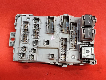 2001 2002 Acura MDX 3.6L Interior Cabin LEFT DRIVER DASH Fuse Box Junction Block