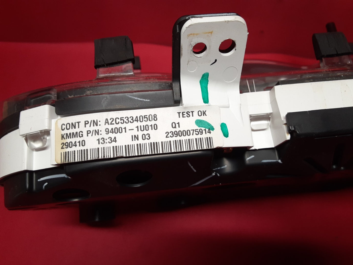 2011 - 2013 Kia Sorento Lambda 2 II Speedometer Instrument Cluster 94001-1U010