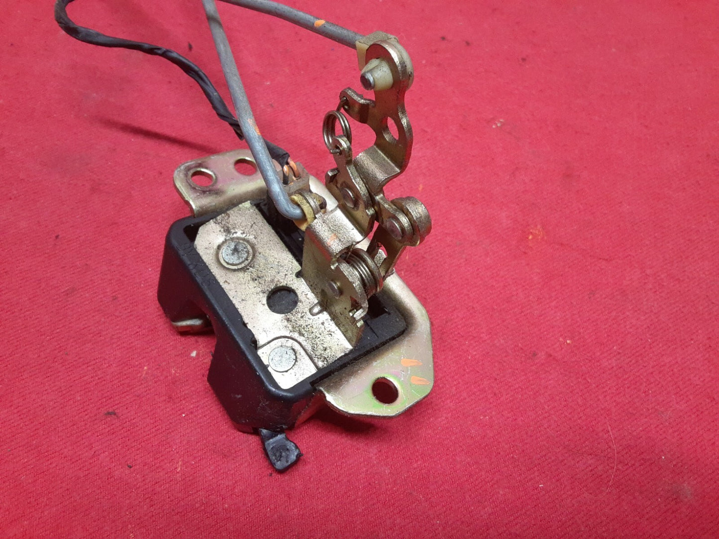2006 2007 2008 Chevrolet Chevy Aveo Trunk Latch Lock Release Actuator w/ Rods