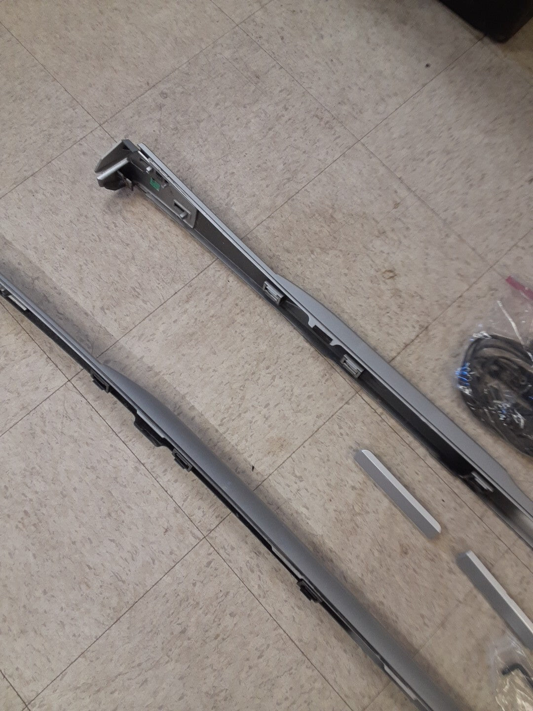 2013 Infiniti JX35 / 2014 Infiniti QX60 Roof Rack Rail Set - K23 Silver Metallic