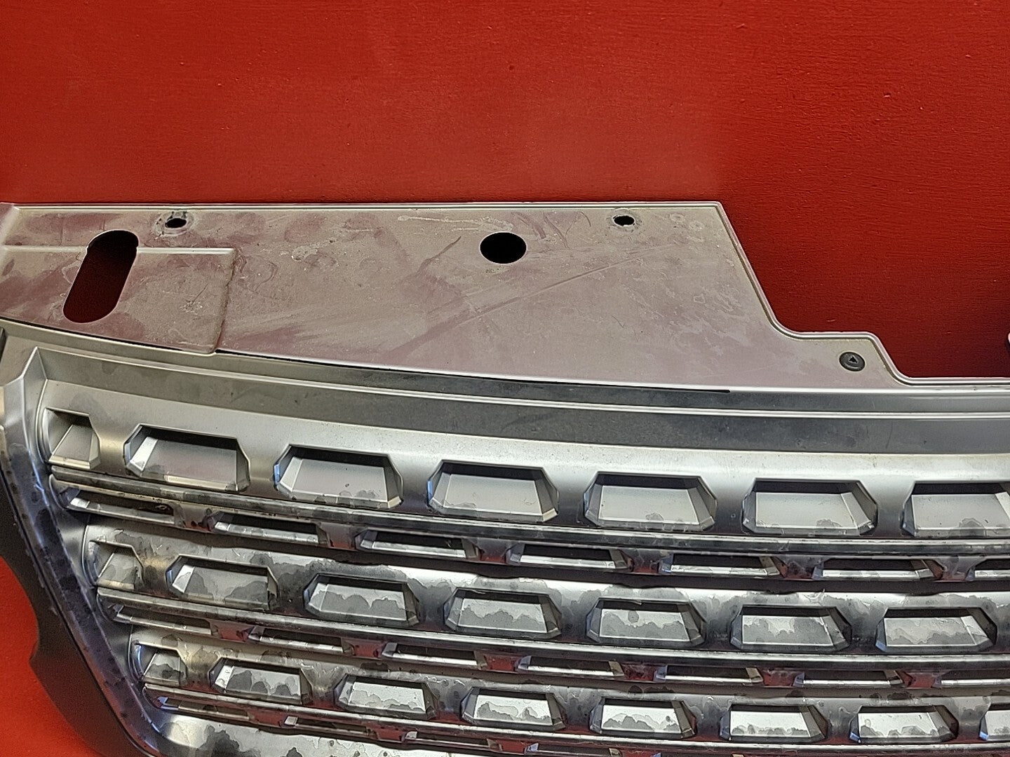 2013-2019 Land Rover Range Rover Front Upper Grille Silver LR077427