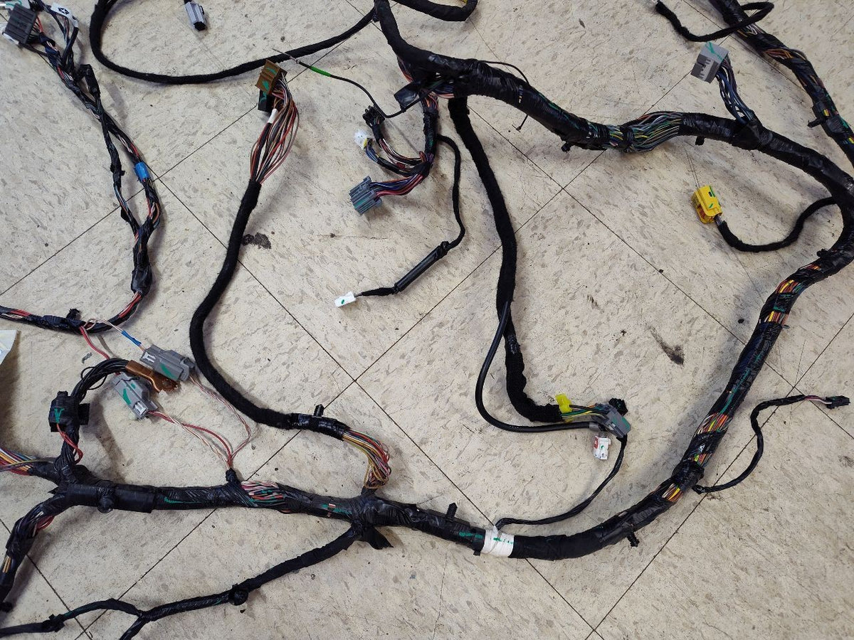 2015-2017 Chrysler Dodge Van Dash Wiring Harness w/ 3-Zone Climate + 6 Speaker