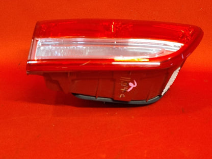 2016-2018 Kia Sorento LEFT DRIVER INNER Hatch Tail Light Lamp w/ Socket HALOGEN