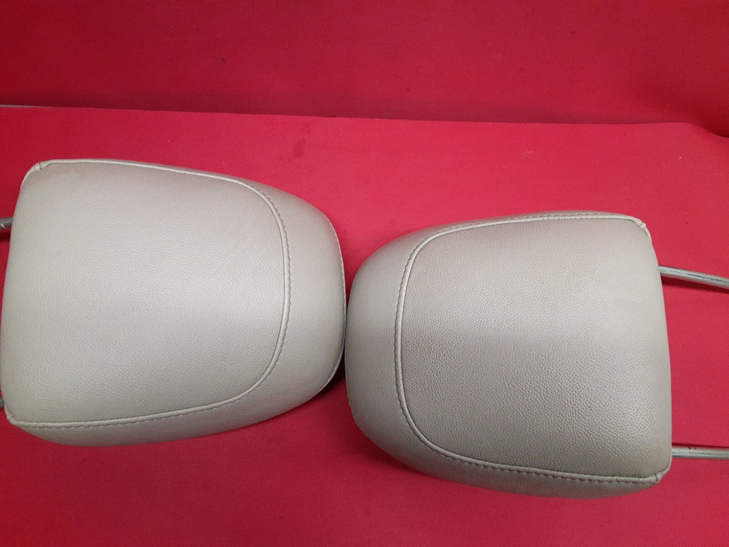 2006 - 2010 Chrysler 300 Dodge Charger FRONT Headrest Set Leather 1NR641D1AA