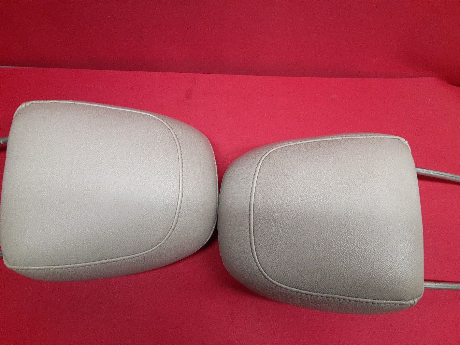 2006 - 2010 Chrysler 300 Dodge Charger FRONT Headrest Set Leather 1NR641D1AA