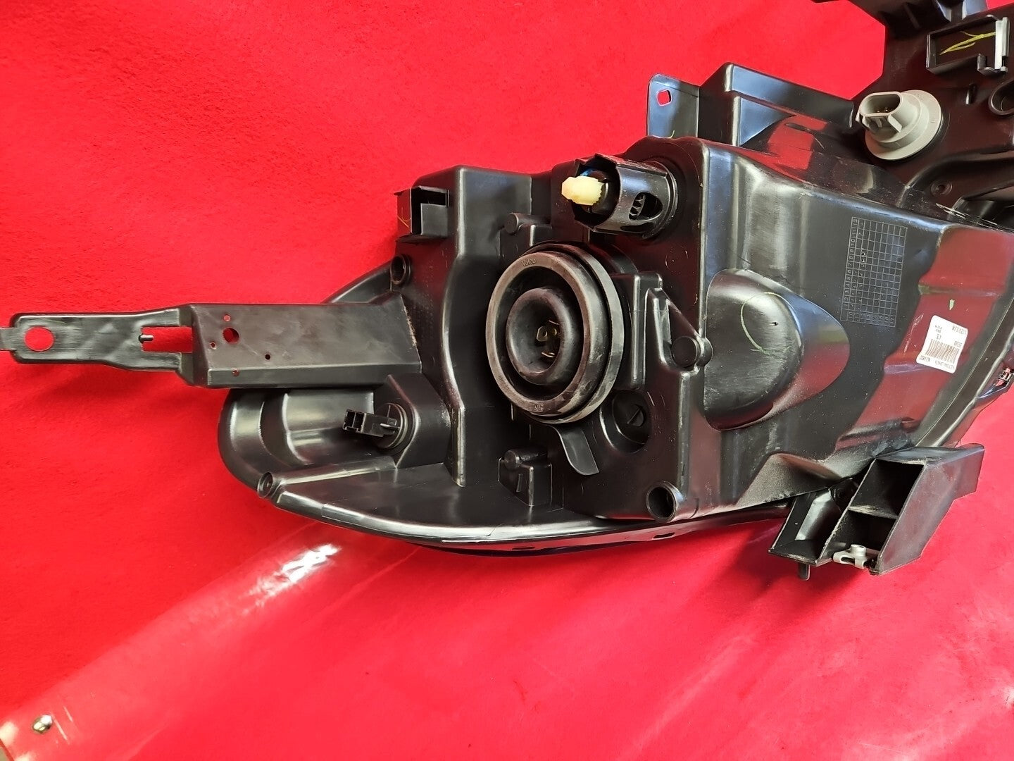 2012 - 2014 Nissan Versa Front right Passenger Headlamp Light 26010-3AN0B