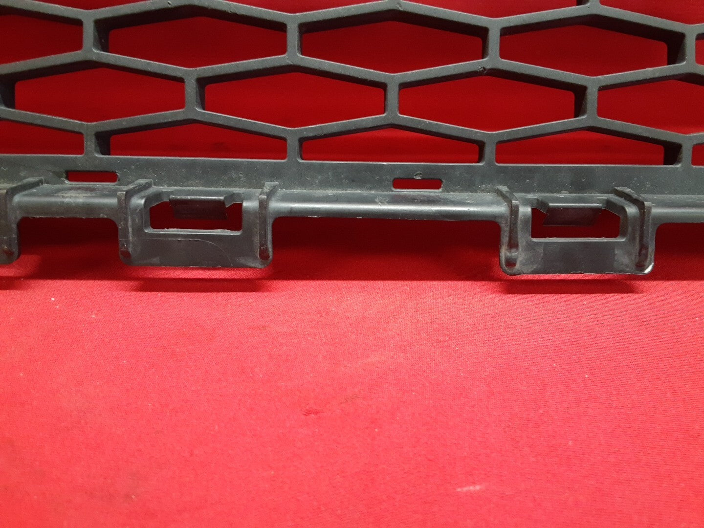 2016 Land Rover Discovery Sport FRONT LOWER Bumper Grille FK72-17K945-A