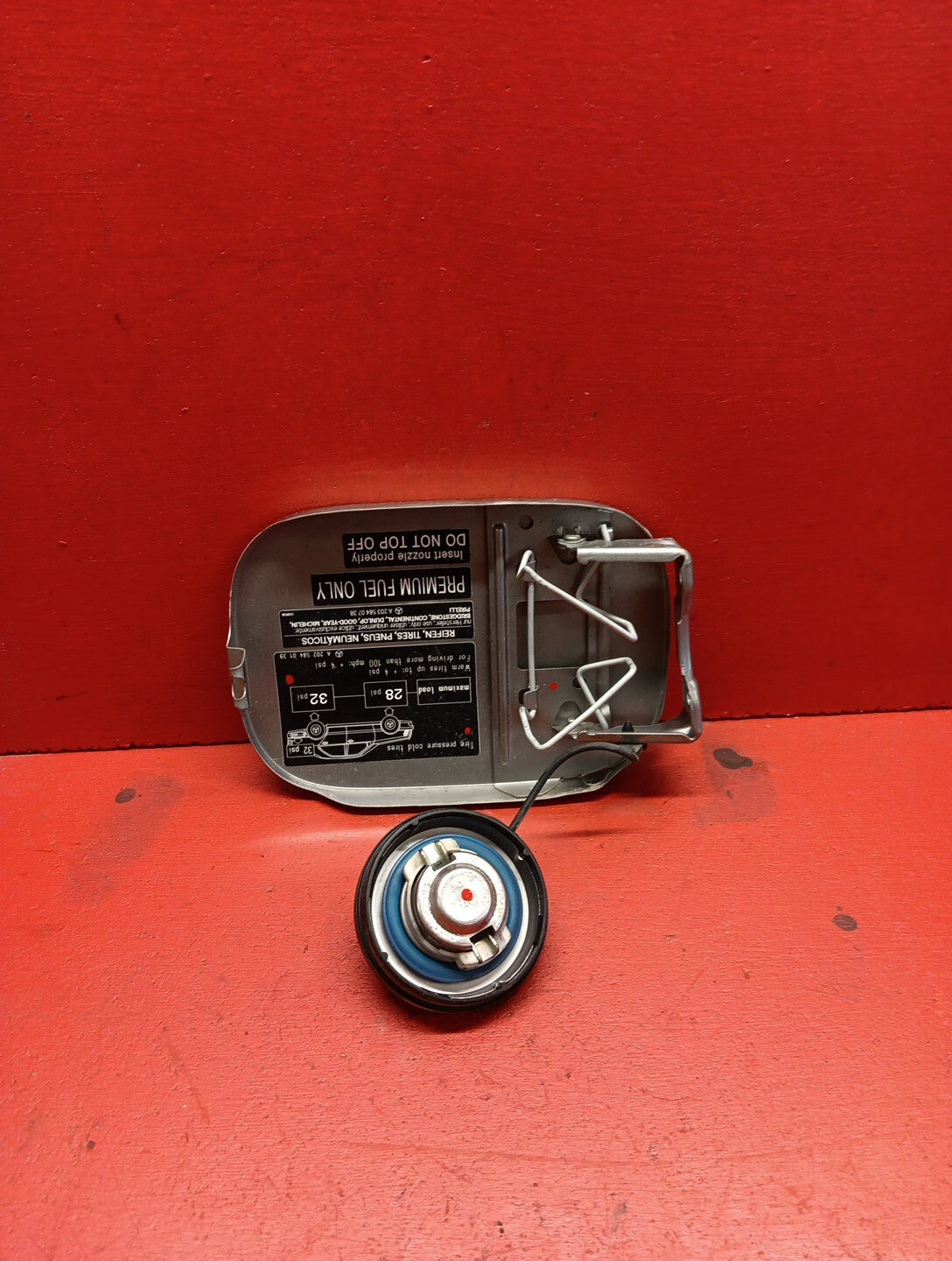 2001-2007 Mercedes-Benz C230 Fuel Door W/ Cap 203-750-02-06