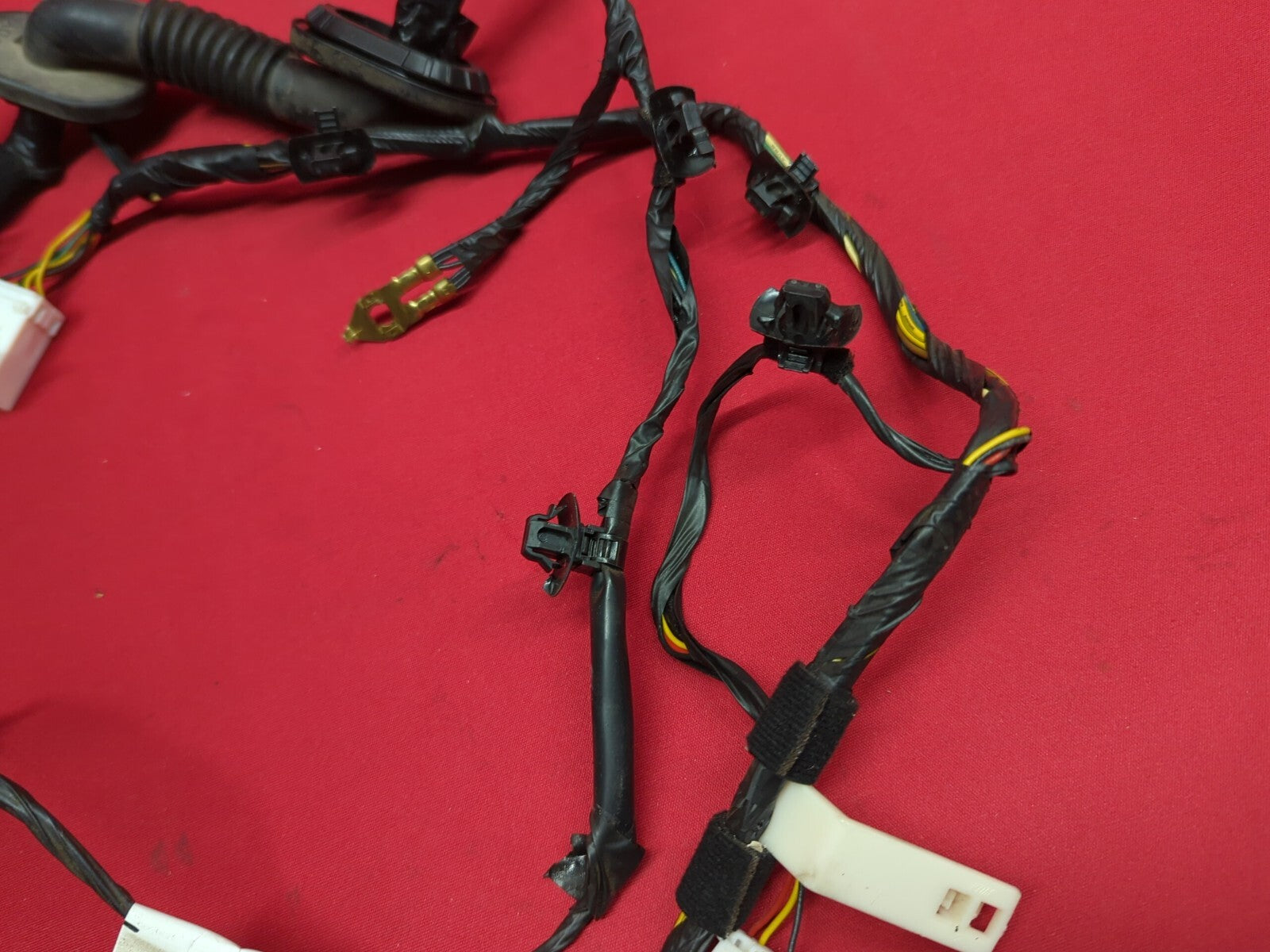 2011 - 2013 Kia Sorento Liftgate Hatch Wiring Harness CAMERA STYLE 91680-1U040