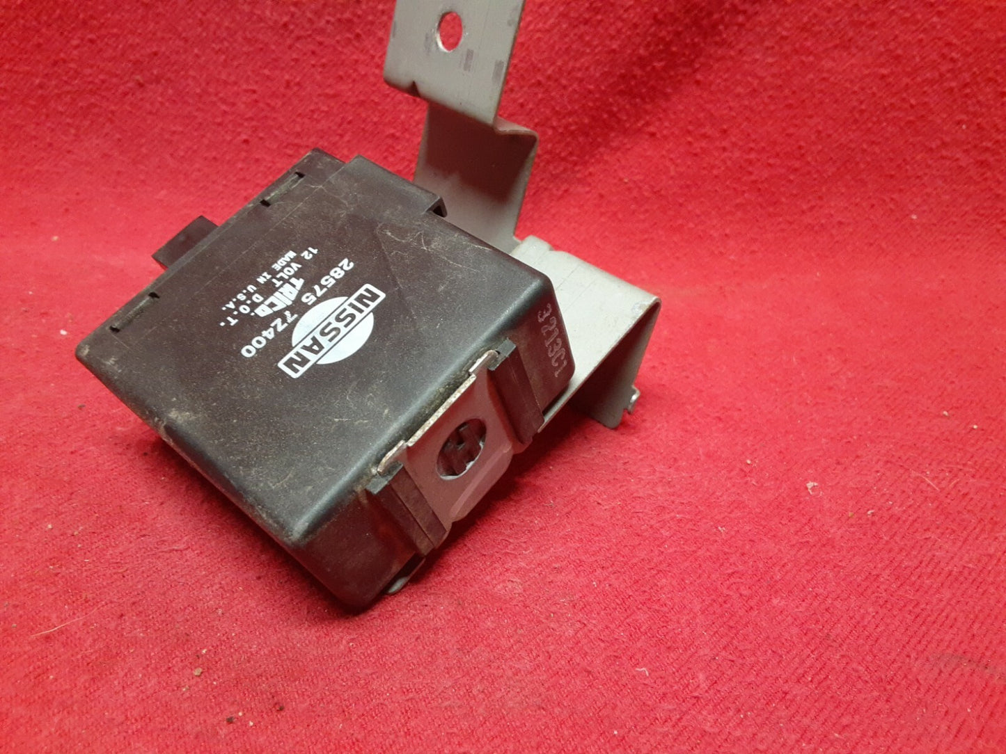 2002 2003 2004 Nissan Xterra Headlight Relay Control Module Unit 28575-7Z400