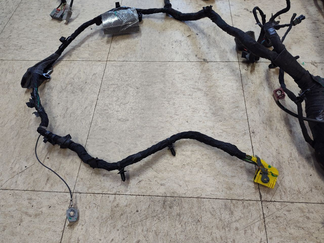 2016 Dodge Ram 1500 Instrument Panel Dash Complete Wiring Harness 68261450AA
