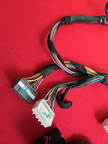 2004 Jeep Grand Cherokee Left Hand Dash BCM Module Fuse Box - PIGTAIL WIRES ONLY