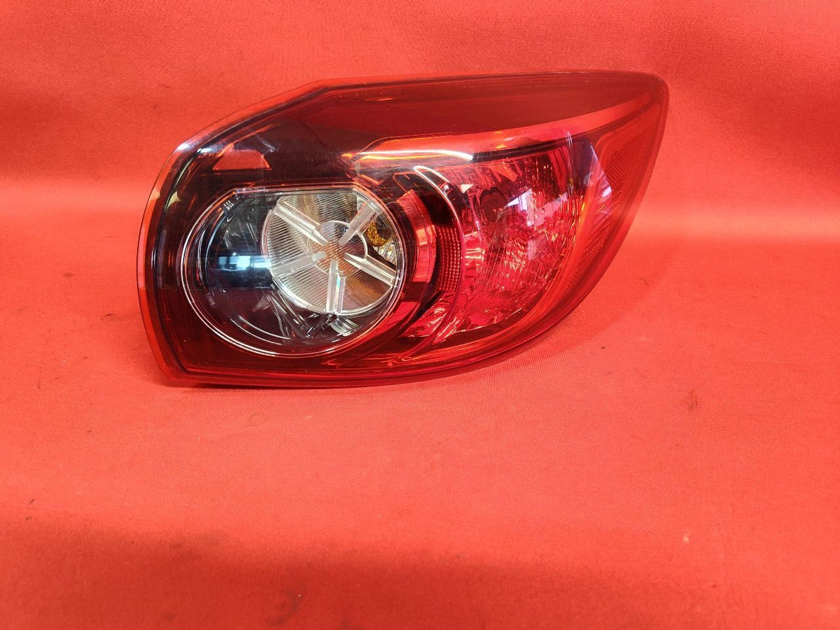 2014-2018 Mazda3 HATCHBACK Right Passenger Outer Tail Light JAPAN + HALOGEN