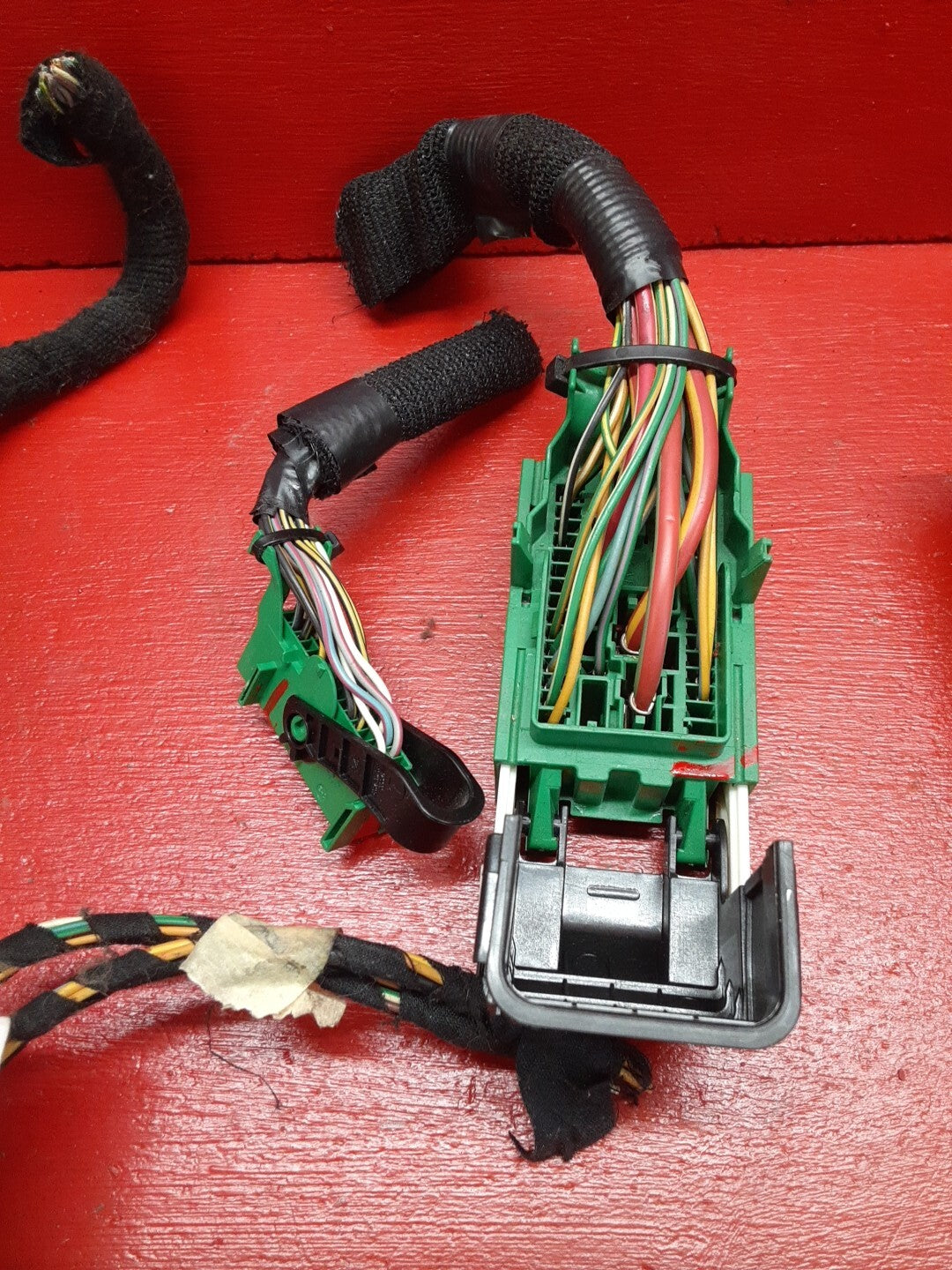 2004 Volvo S40 Fuse Relay Junction Block BCM Pigtails