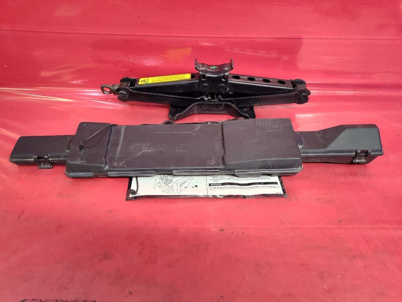 1988-2000 Chevy GMC Cadillac SUV / Pickup Emergency Tire Scissor Jack Tool Set