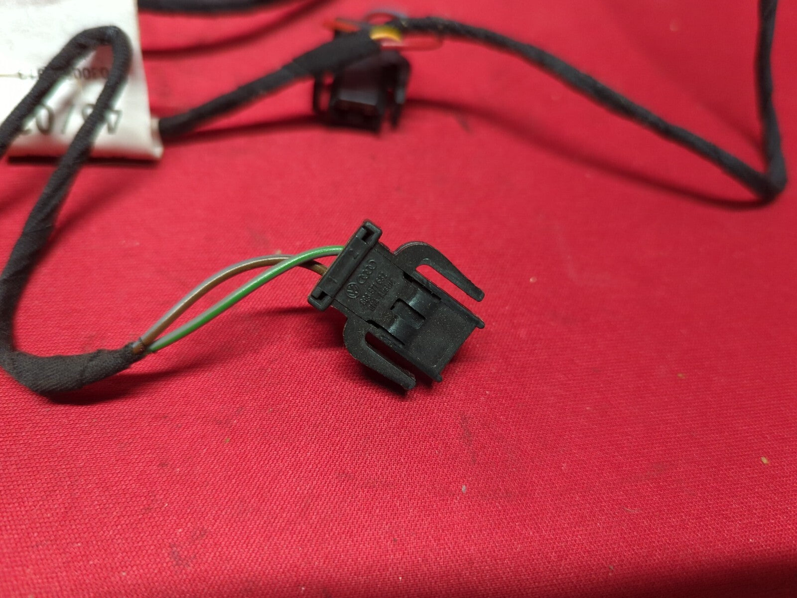 2001 - 2005 Audi A6 Allroad Quattro Glovebox Light Wiring Harness 4B1-971-679-D