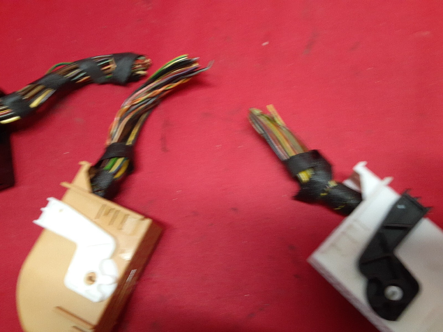 2011 VW Volkswagen Tiguan Body Control Module BCM BCU 5K0937085Q PIGTAILS ONLY