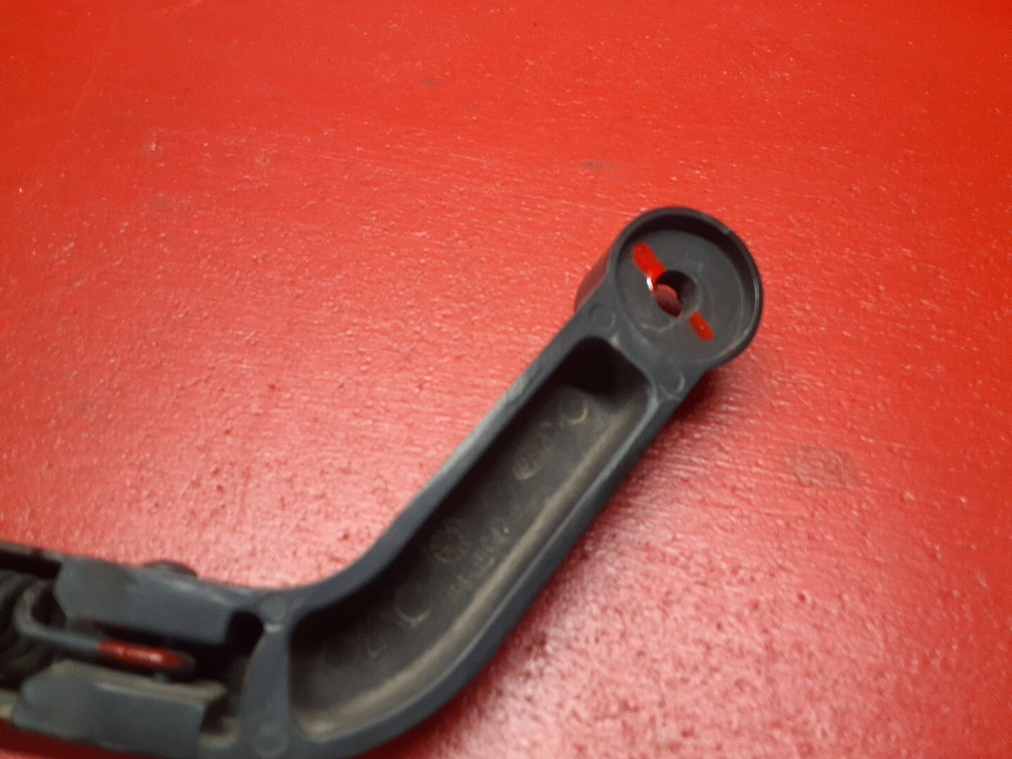 2005-2016 Land Rover LR3 LR4Back Glass Rear Wiper Arm DKB500690