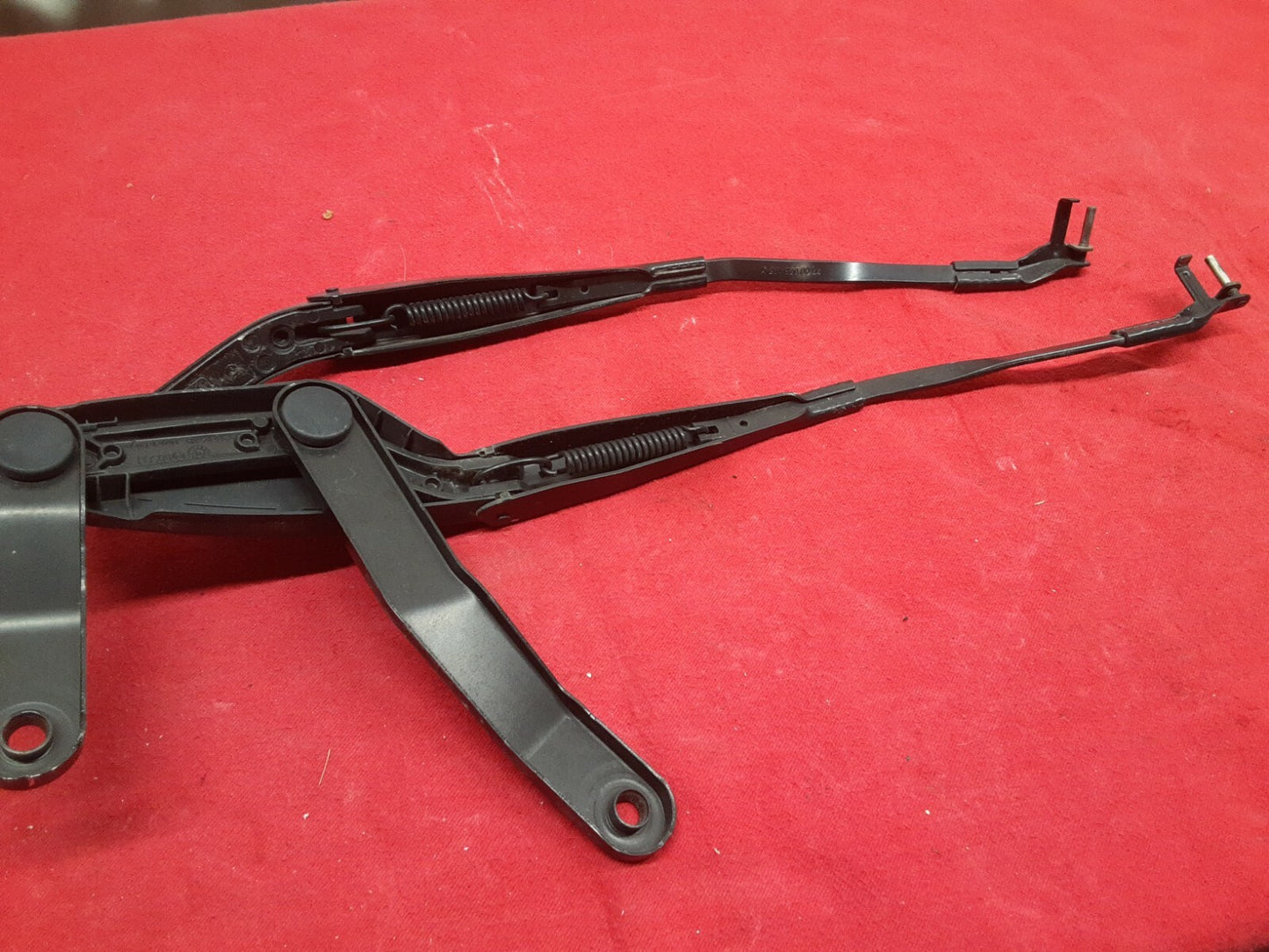 2009 2010 2011 2012 2013 Mercedes C-Class Windshield Wiper Set Right & Left